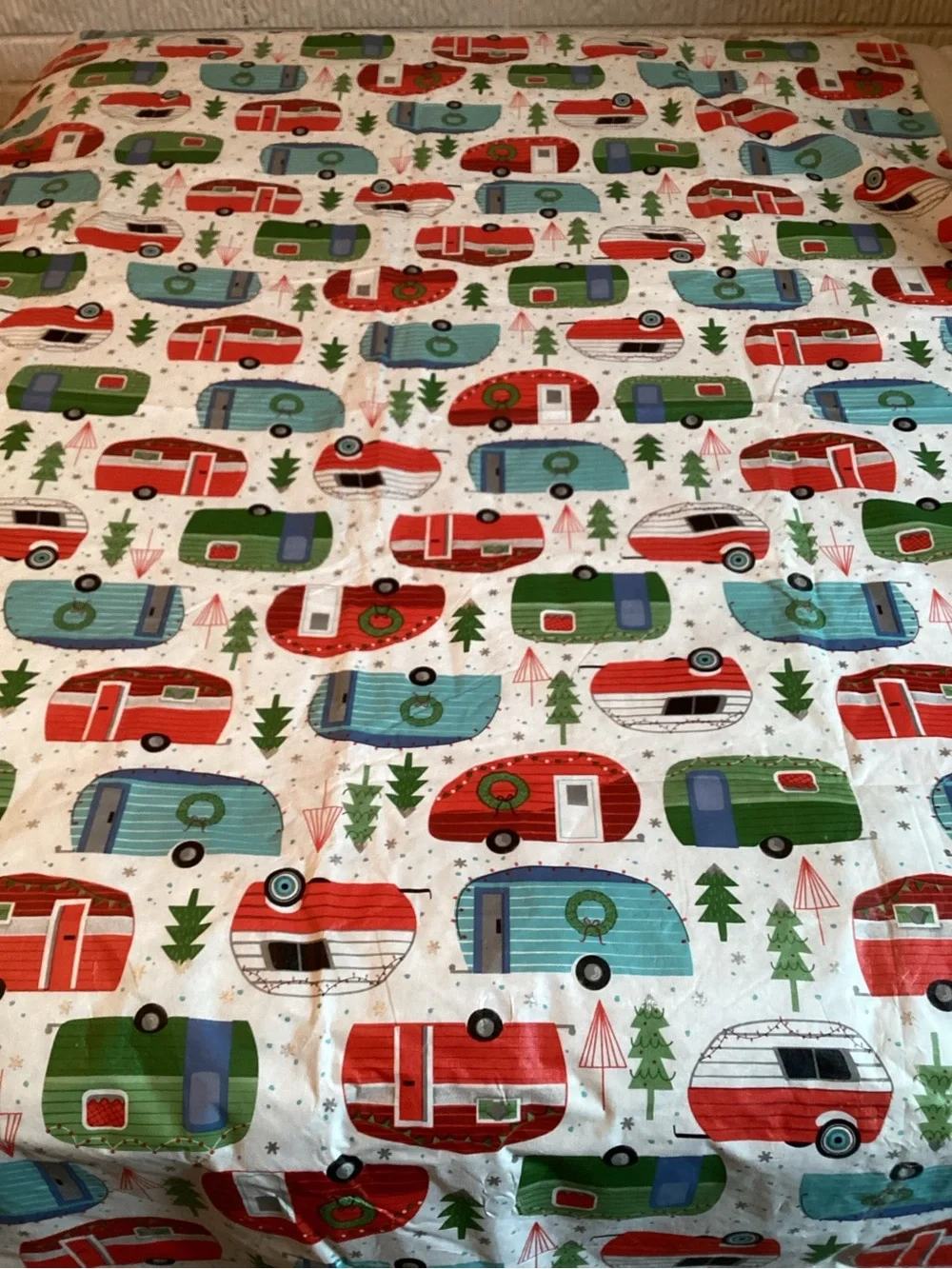 Christmas Campers Print Vinyl Tablecover Xmas Party Tablecloth Decor + New Towel